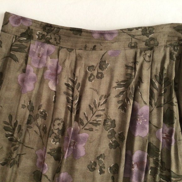 Sag Harbor Dresses & Skirts - Sag Harbor - Light green skirt with lavender flowers and darker green foliage